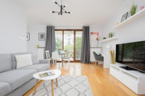 City Apartment with Parking near Metro Młociny by Noclegi Renters